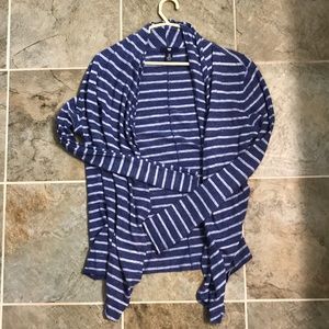 💥2/$15 Gap cardigan
